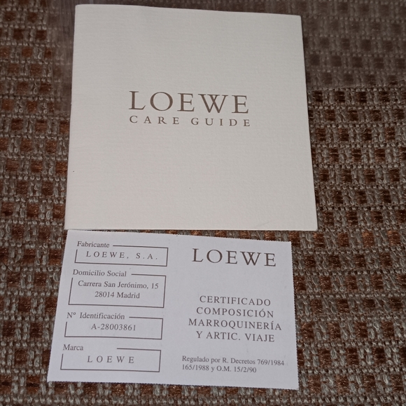 Loewe small amazona leather bag with special lock n key - Picture 9 of 9